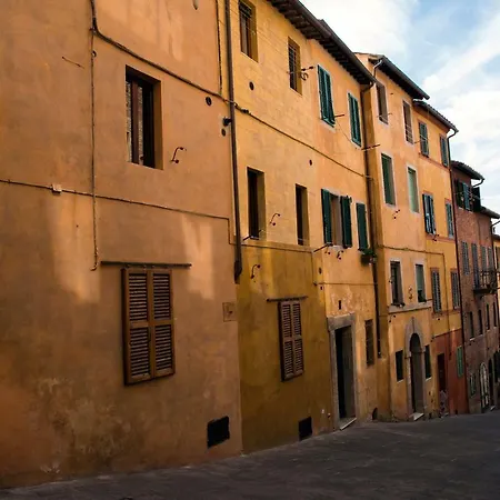 Cozy Apartment In The Heart Of Siena Exterior photo