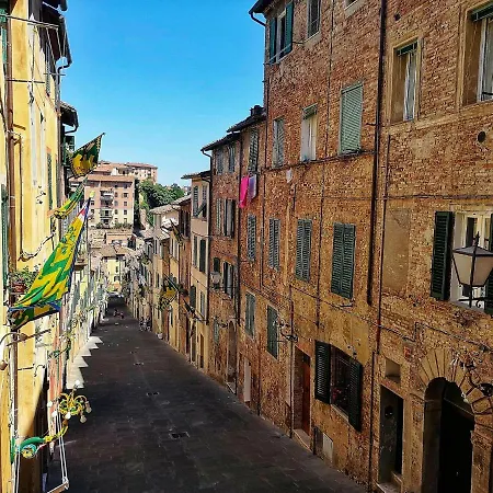 Cozy Apartment In The Heart Of Siena Exterior photo