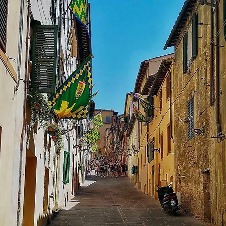 Cozy Apartment In The Heart Of Siena Exterior photo